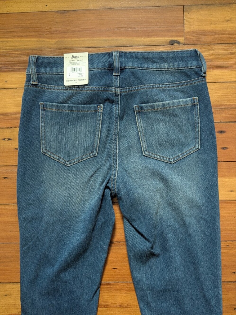 G.H. BASS & CO. SIZE - 2 Comfort Skinny Stretch Jeans in Medium Blue Wash - Picture 9 of 13